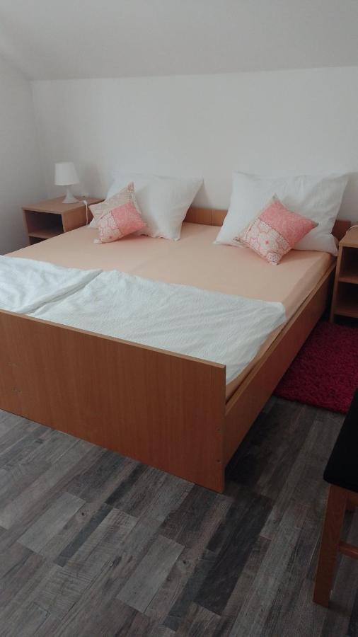 Keti Apartment Plaški Екстериор снимка